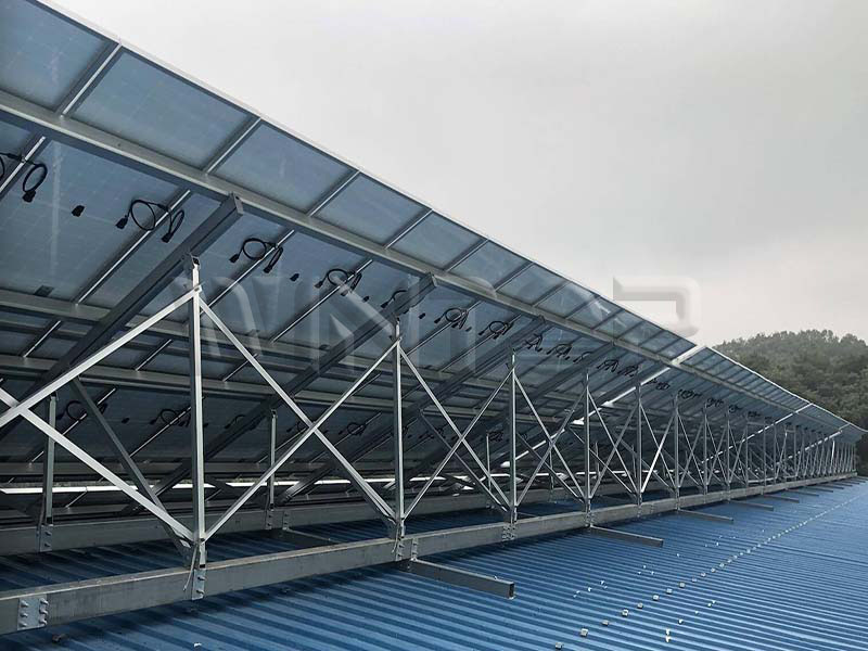 Système solaire de montage sur toit en tôle
