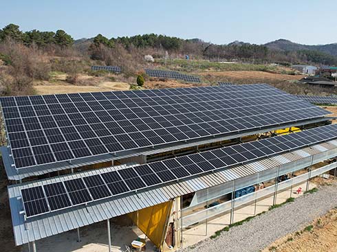 Supports de montage de panneau solaire de la Corée Sangju pour le toit en métal 89.28kw
