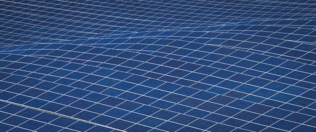 La Roumanie simplifie les licences de projets pour l'énergie solaire à grande échelle