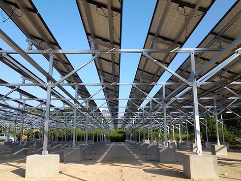 1.Structure de montage au sol solaire en béton de 368 MW à Yasugi-Japon