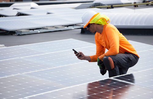 Le rapport révèle que le câblage et les connecteurs restent les principales raisons de l'échec des projets solaires.
    