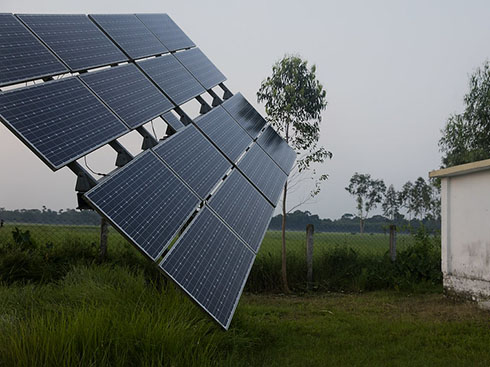 Le Bangladesh a besoin de nouveaux grands bâtiments pour installer des systèmes photovoltaïques sur les toits