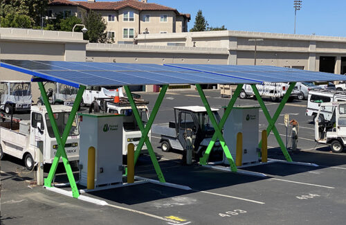 L'Université de Californie installe un chargeur de véhicule électrique solaire Paired Power pour les véhicules d'entretien électrique