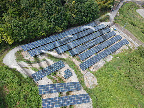 Système de rayonnage solaire à vis au sol de 1,138 MW au Japon